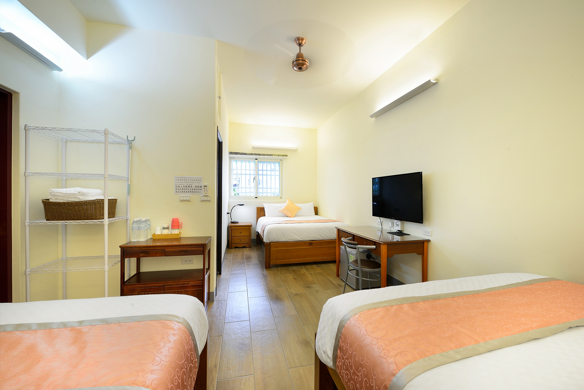 Family Suite for Six FAMILY SUITE FOR SIX